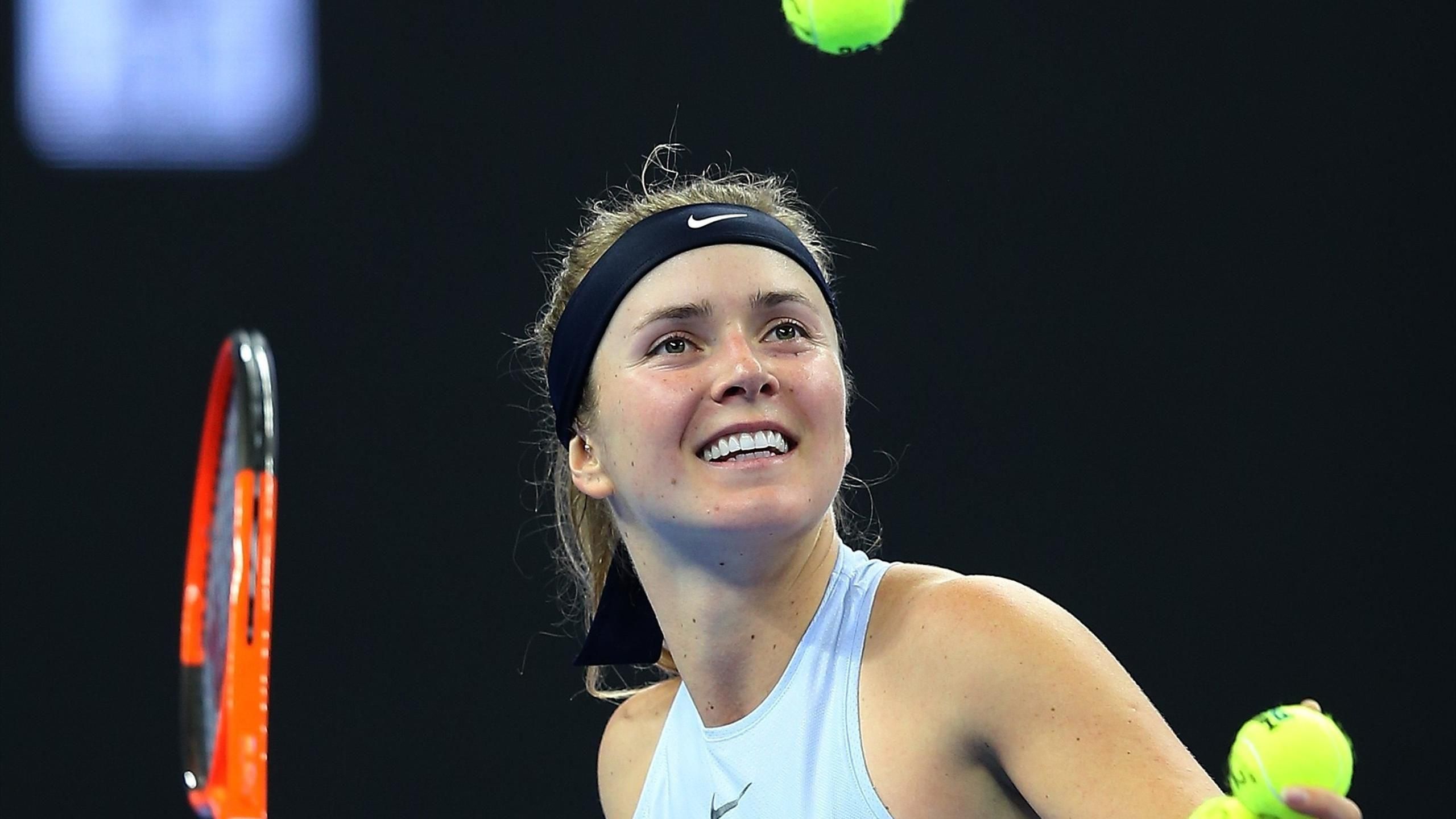 Світоліна в компанії сотні болбоїв ефектно запустила м'ячі в небо: відео Світоліна в компанії сотні болбоїв ефектно запустила м'ячі в небо: відео