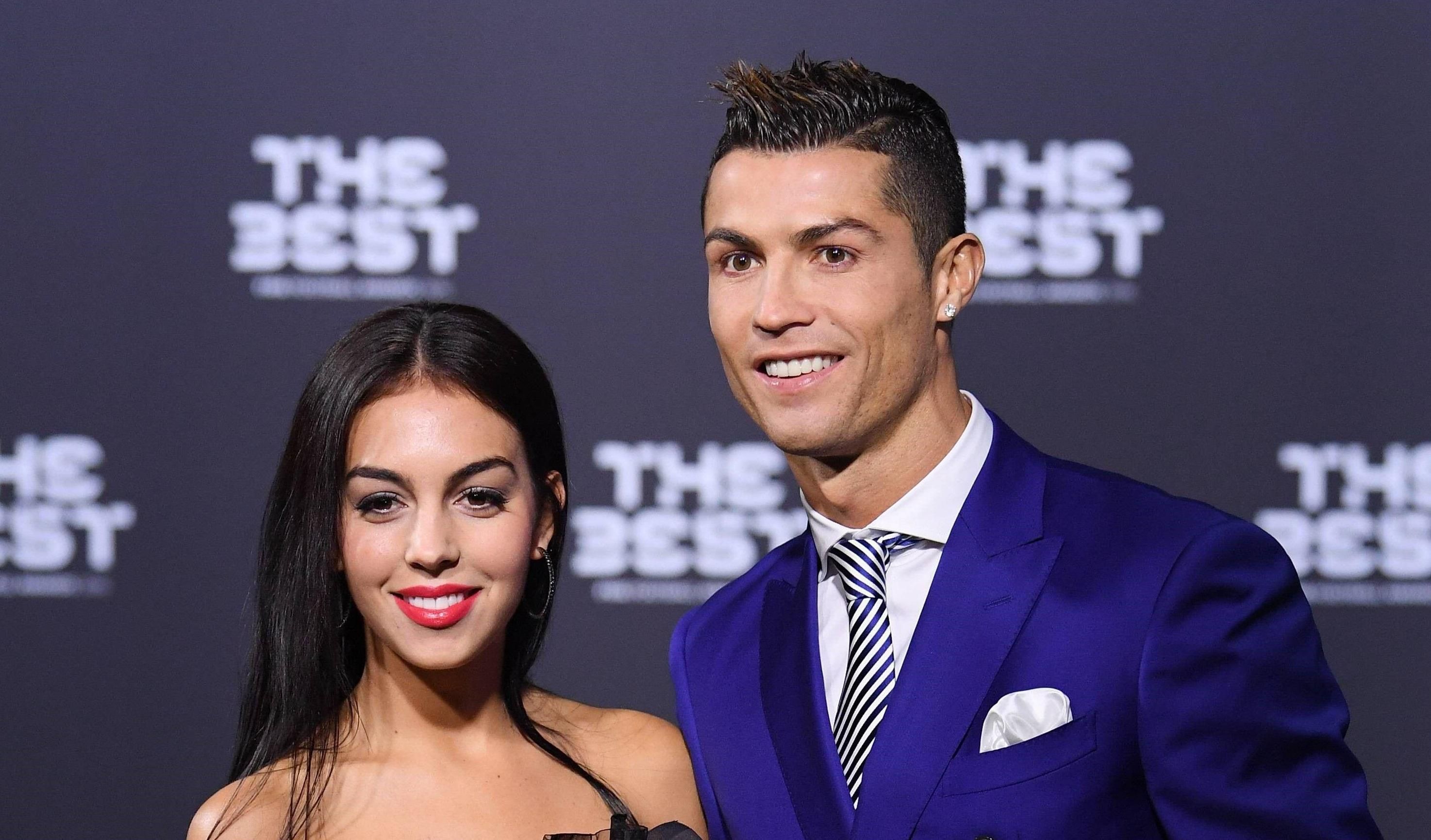 Подруга Роналду похвалилася ідеальними формами в соцмережі: фото Подруга Роналду похвалилася ідеальними формами в соцмережі: фото