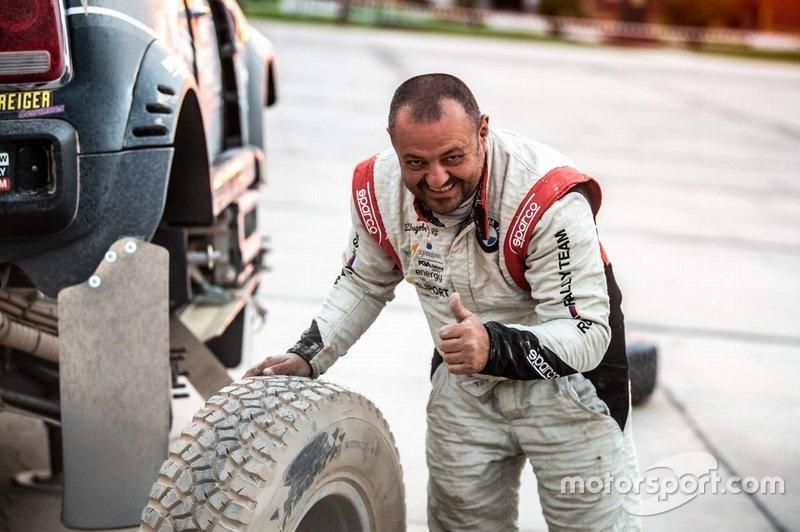 Звалилися з пагорба висотою з двоповерховий будинок, – українець про небезпечну участь у Дакарі Звалилися з пагорба висотою з двоповерховий будинок, – українець про небезпечну участь у Дакарі