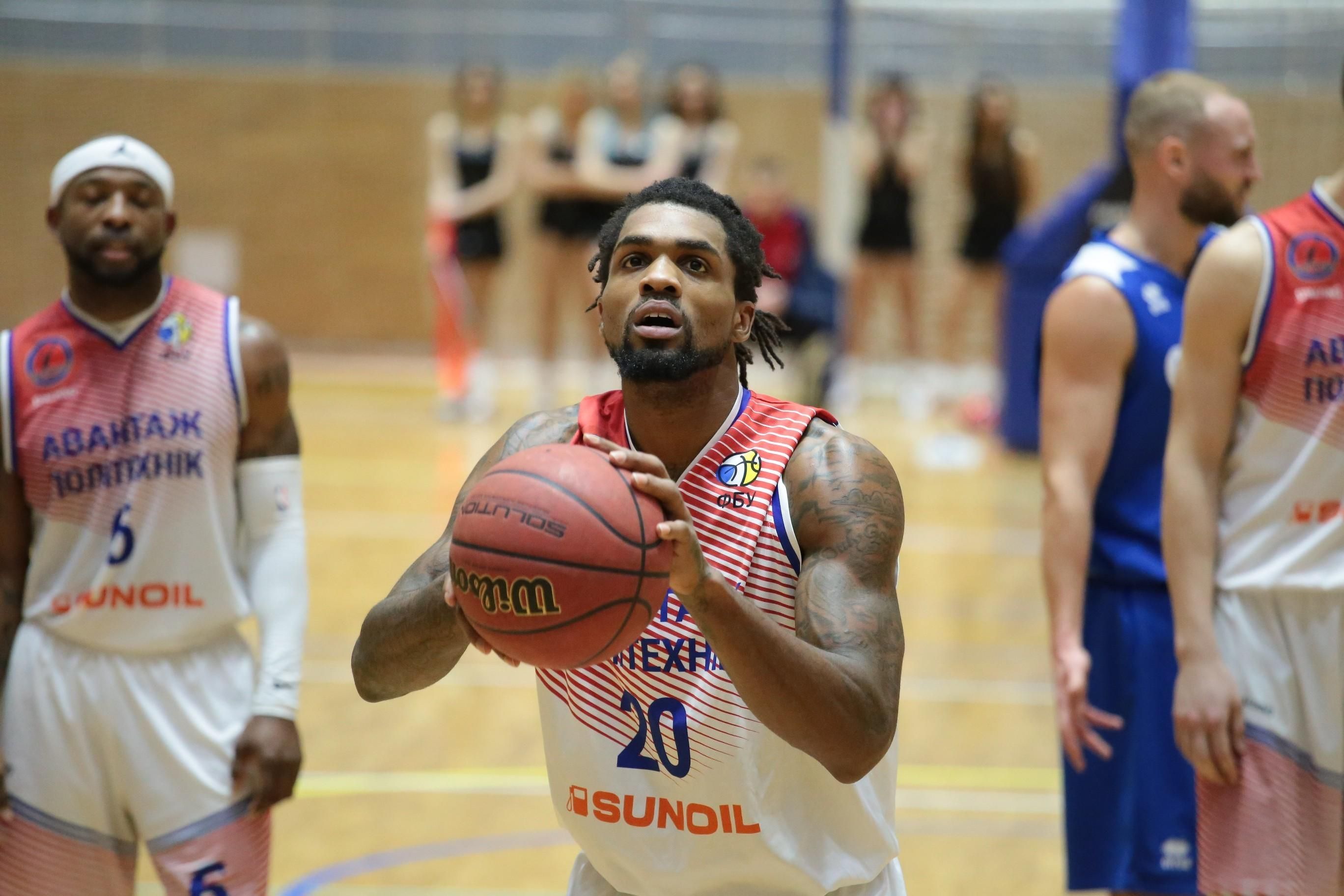 Надрезультативний легіонер вперше визнаний найкращим баскетболістом місяця в Україні Надрезультативний легіонер вперше визнаний найкращим баскетболістом місяця в Україні