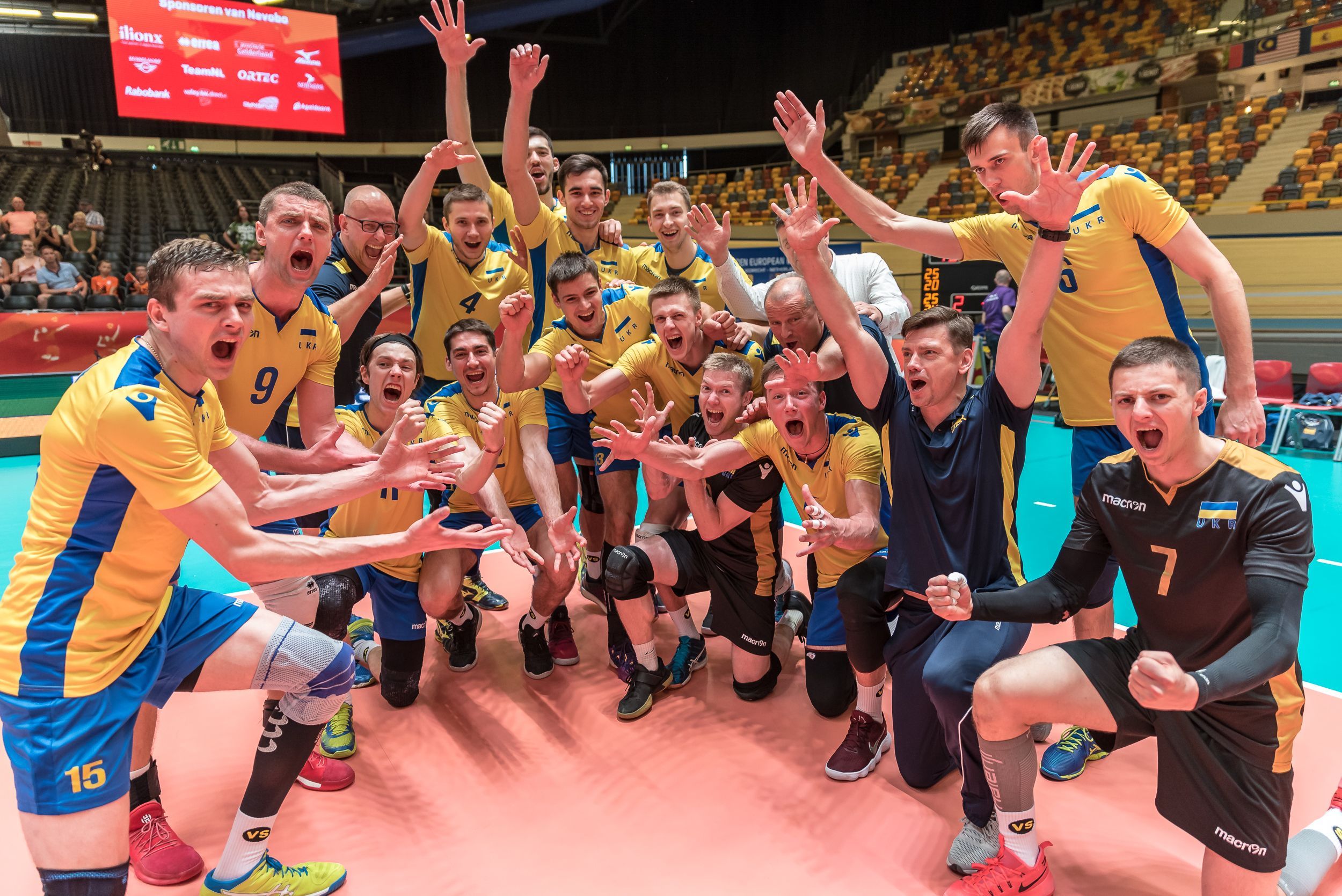 Эффектный сейв украинского волейболиста попал в топ-3 моментов отбора Евро-2019