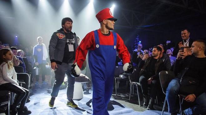 Відомий український боксер стане тренером у "Лізі сміху" Відомий український боксер стане тренером у "Лізі сміху"