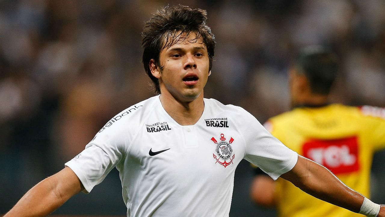 "Динамо" та "Шахтар" поборються за талановитого форварда збірної Парагваю "Динамо" та "Шахтар" поборються за талановитого форварда збірної Парагваю