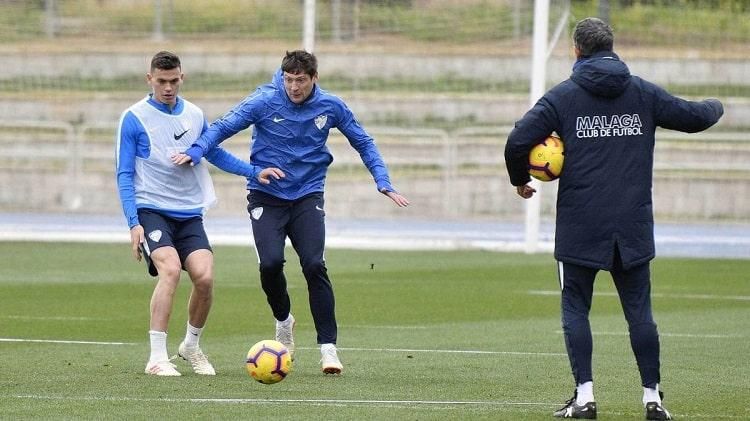 Селезньов потрапив у заявку "Малаги" на матч проти "Луго" та отримав ігровий номер Селезньов потрапив у заявку "Малаги" на матч проти "Луго" та отримав ігровий номер