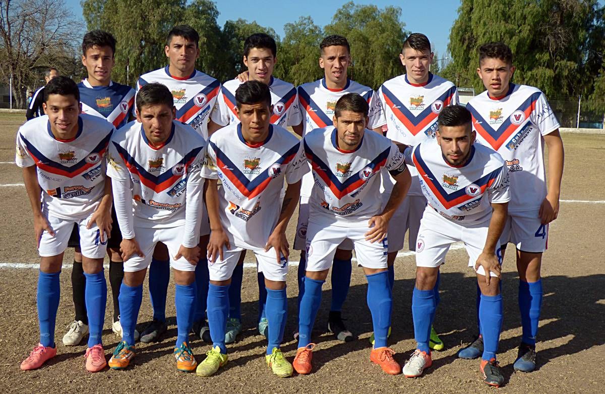 У Болівії автобус з футбольною командою впав у 130-метрову прірву: є загиблі У Болівії автобус з футбольною командою впав у 130-метрову прірву: є загиблі