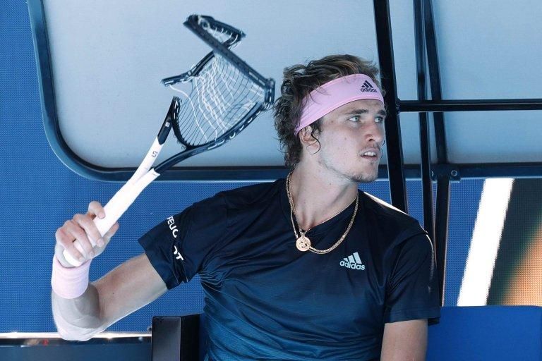 Немецкий теннисист грубо разбил ракетку во время матча Australian Open: видео