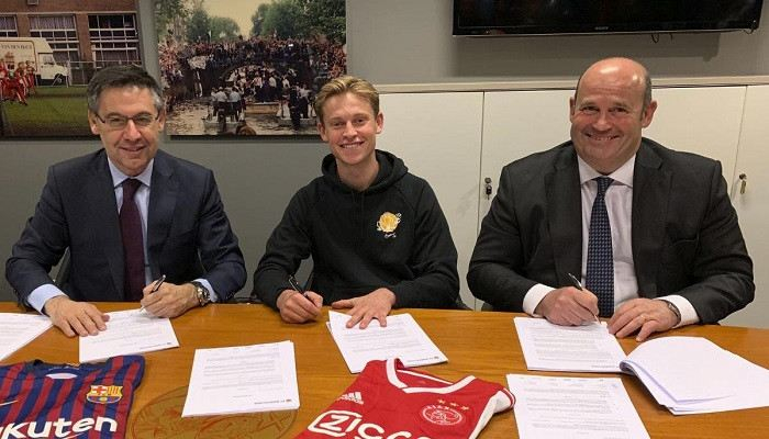 "Барселона" официально подписала звездного хавбека за 75 млн евро