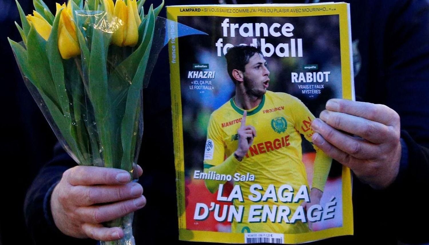 Матчі АПЛ розпочнуть з хвилини мовчання в пам'ять про зниклого Еміліано Сала Матчі АПЛ розпочнуть з хвилини мовчання в пам'ять про зниклого Еміліано Сала