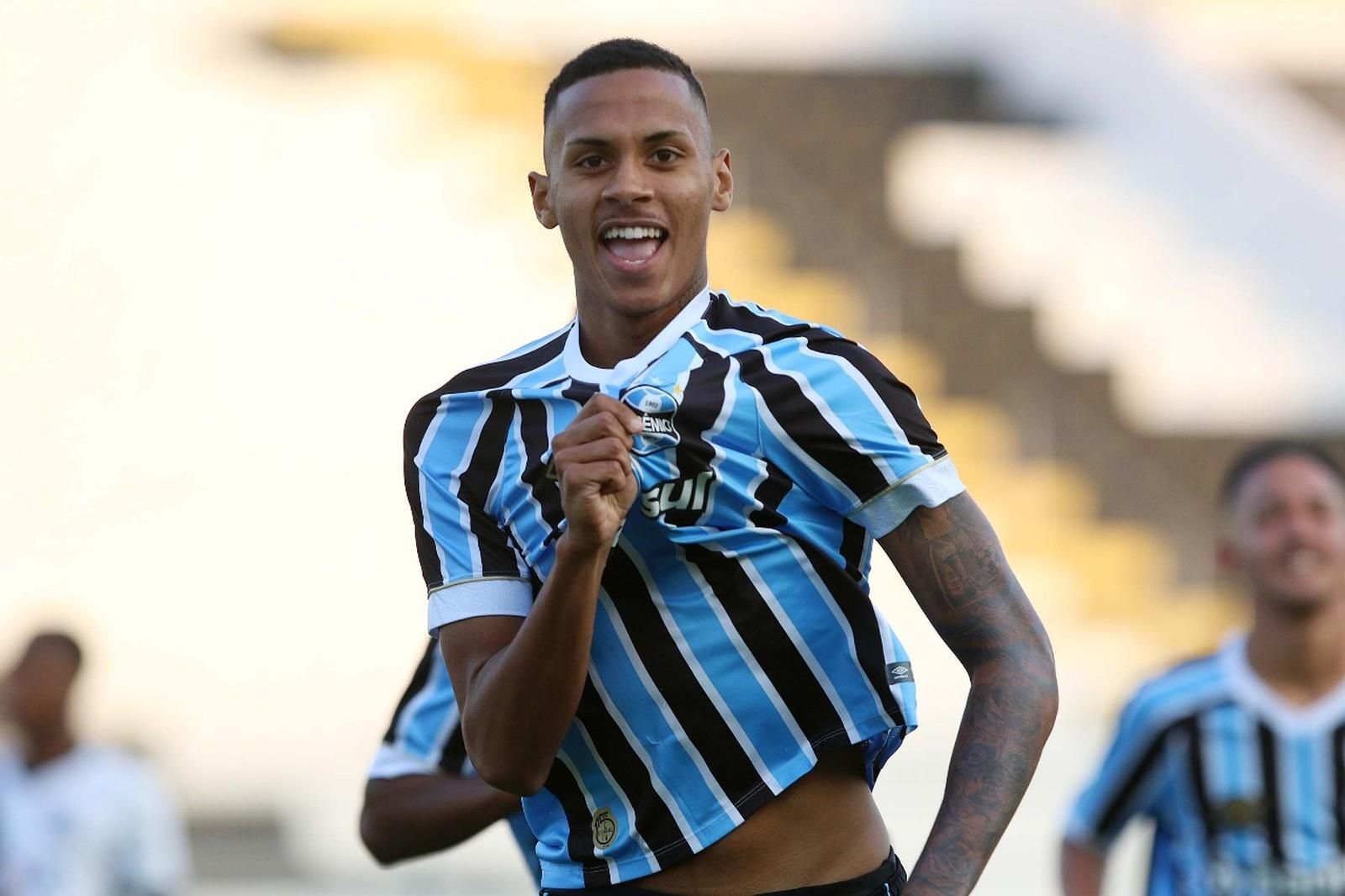 "Шахтер" щедро заплатит за перспективного нападающего "Шахтер" щедро заплатит за перспективного нападающего