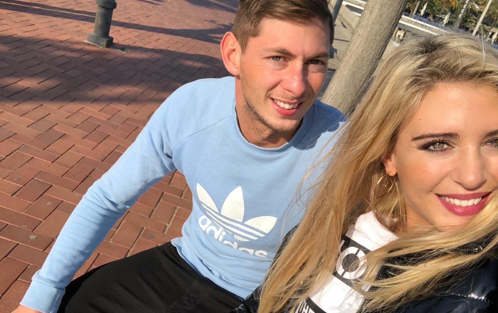 Колишня дівчина Еміліано Сала шокувала зворушливим постом про пошуки футболіста Колишня дівчина Еміліано Сала шокувала зворушливим постом про пошуки футболіста