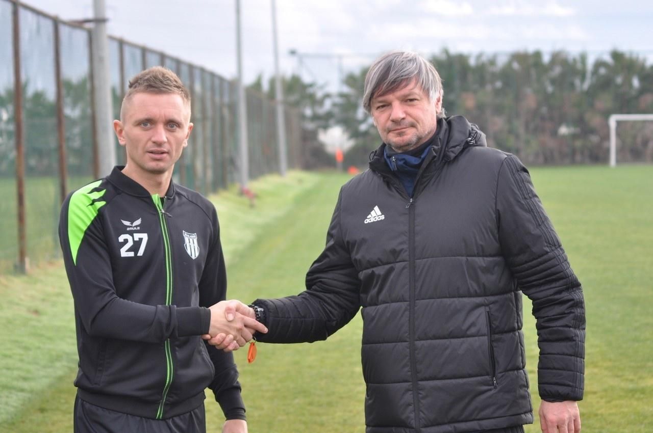 Легенда "Карпат" официально перешел в худшую команду Венгрии Легенда "Карпат" официально перешел в худшую команду Венгрии