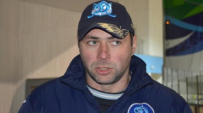 Тренер "Динамо" отримав тривалу дискваліфікацію за бійку з арбітром: відео інциденту Тренер "Динамо" отримав тривалу дискваліфікацію за бійку з арбітром: відео інциденту