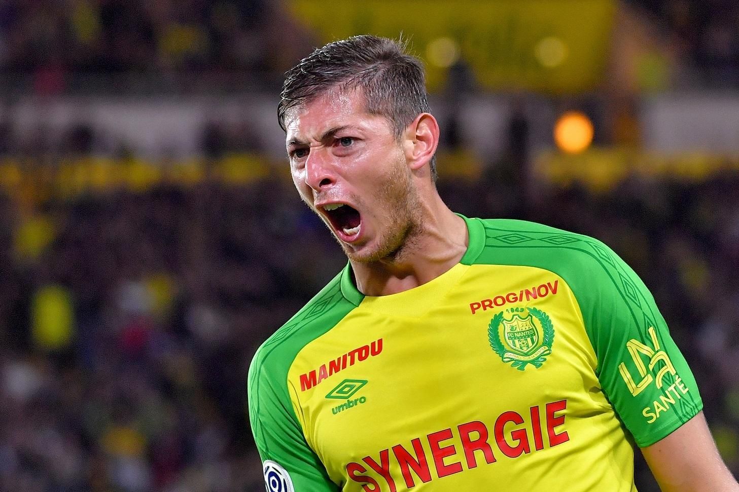 У мережу потрапило листування Еміліано Сала з людиною, яка організувала злощасний переліт У мережу потрапило листування Еміліано Сала з людиною, яка організувала злощасний переліт