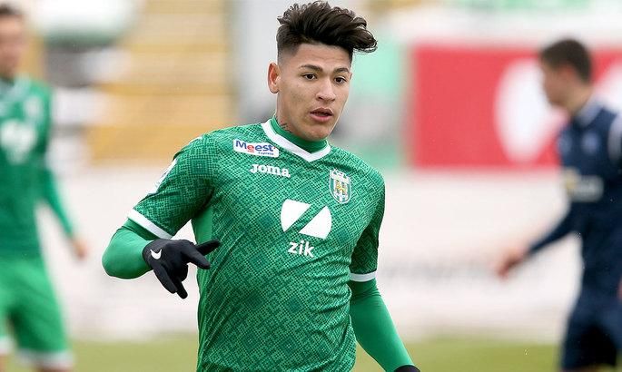 Лідер "Карпат" проходить медогляд у новому клубі: фото Лідер "Карпат" проходить медогляд у новому клубі: фото