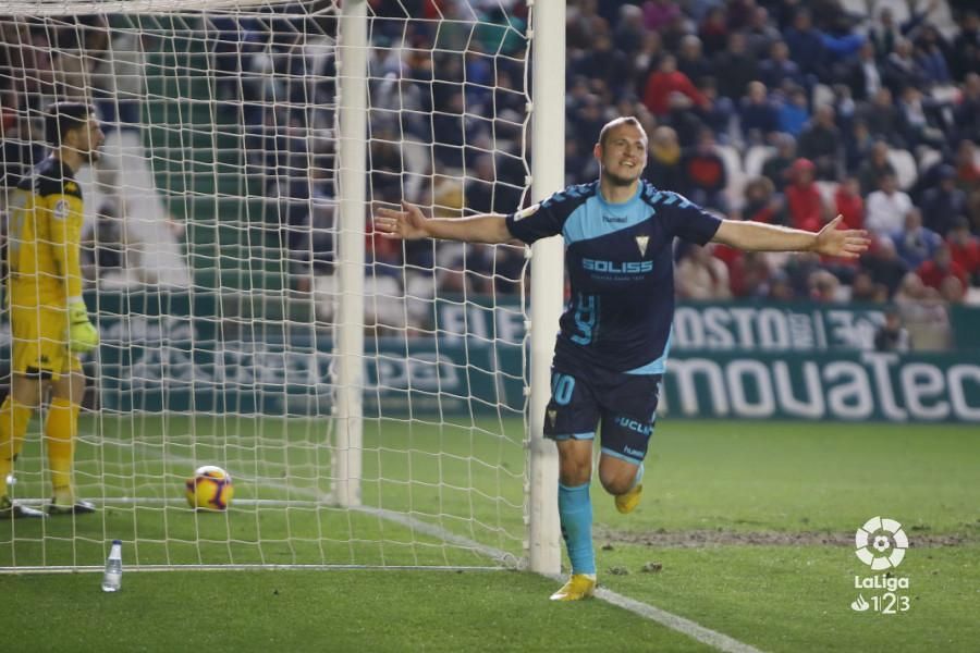 Дубль Романа Зозулі допоміг "Альбасете" перемогти у чемпіонаті Іспанії: відео Дубль Романа Зозулі допоміг "Альбасете" перемогти у чемпіонаті Іспанії: відео