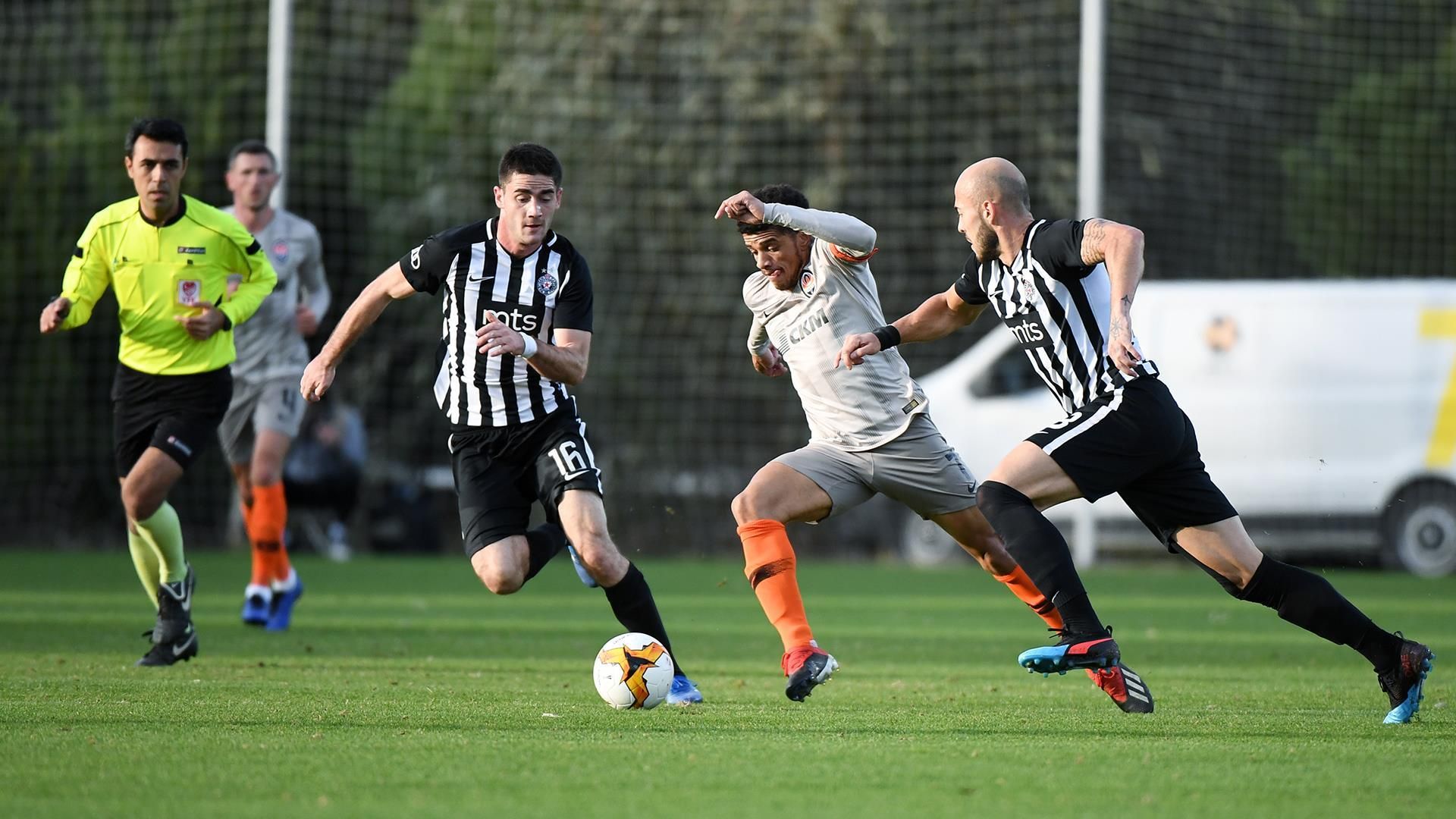 "Шахтар" несподівано програв "Партизану" "Шахтар" несподівано програв "Партизану"