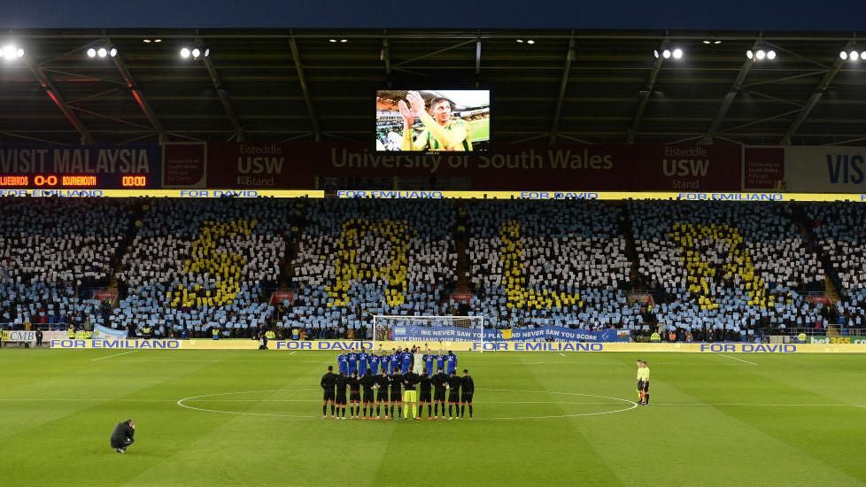 Пропав Еміліано Сала - літак зниклого футболіста знайшли Пропав Еміліано Сала - літак зниклого футболіста знайшли