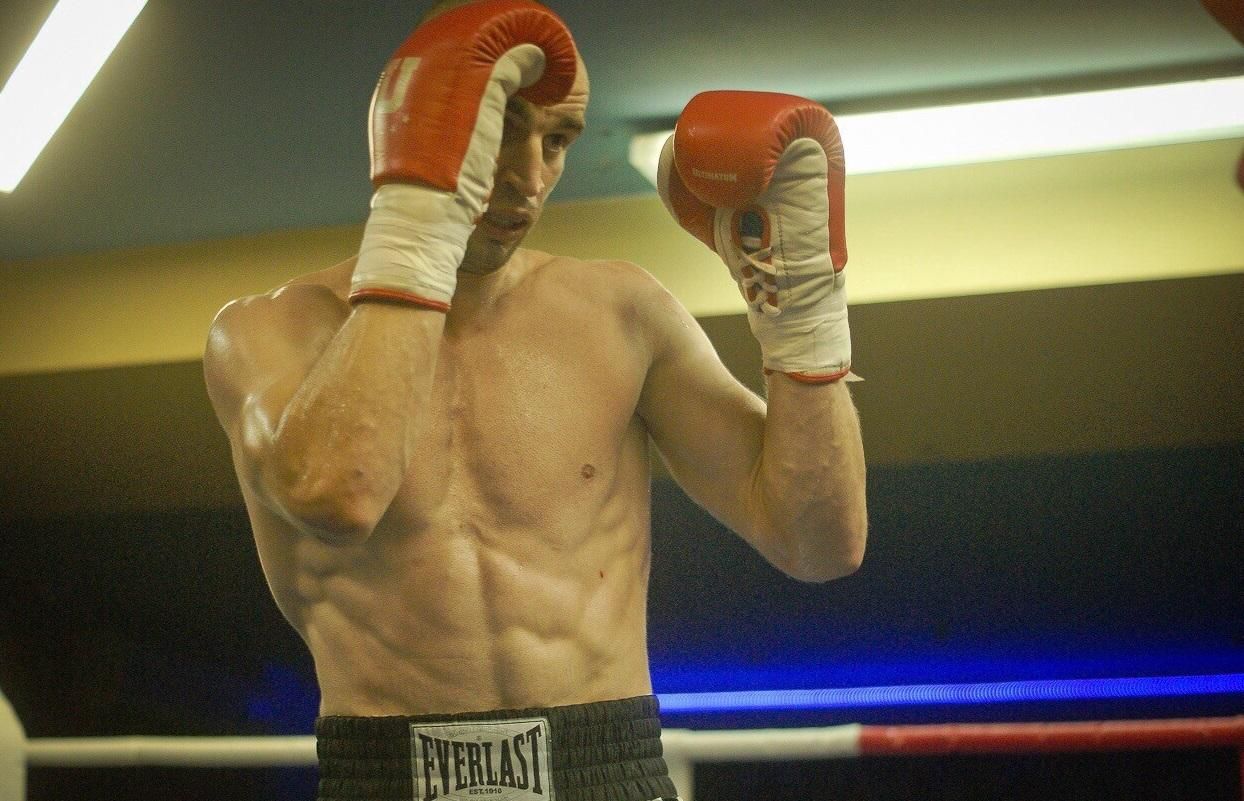 В Росії застрелили відомого боксера, який виграв титул в окупованому Криму В Росії застрелили відомого боксера, який виграв титул в окупованому Криму