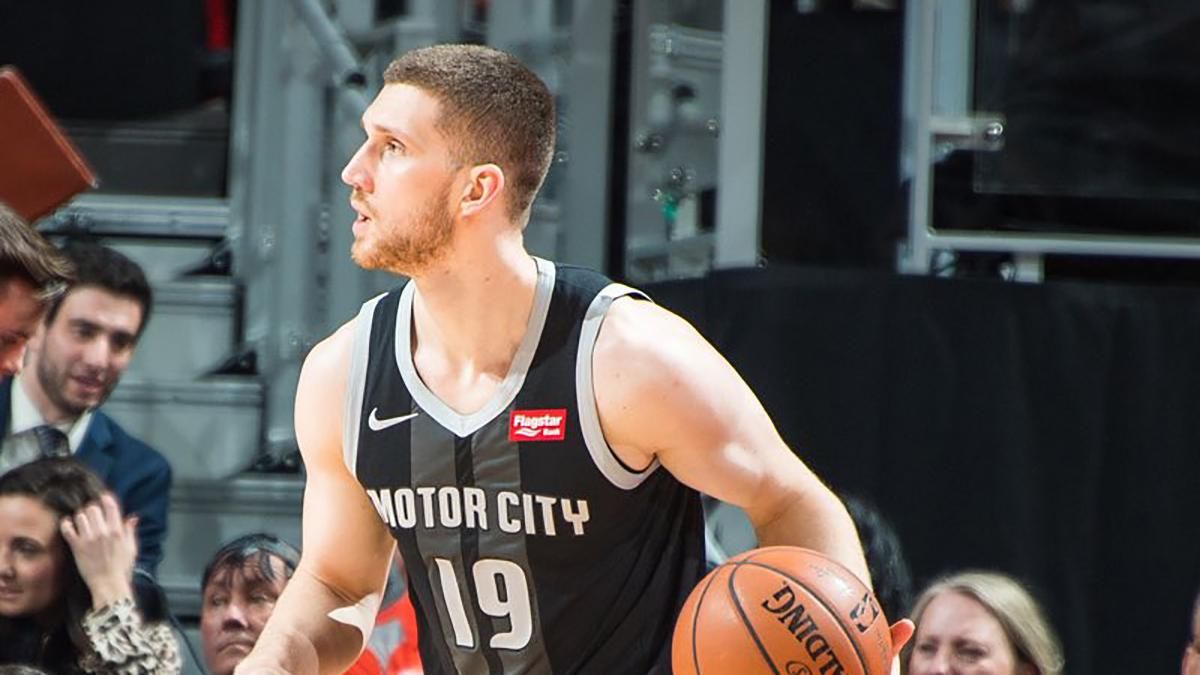 Михайлюк не попал в заявку "Детройта" на матч НБА: видео Михайлюк не попал в заявку "Детройта" на матч НБА: видео