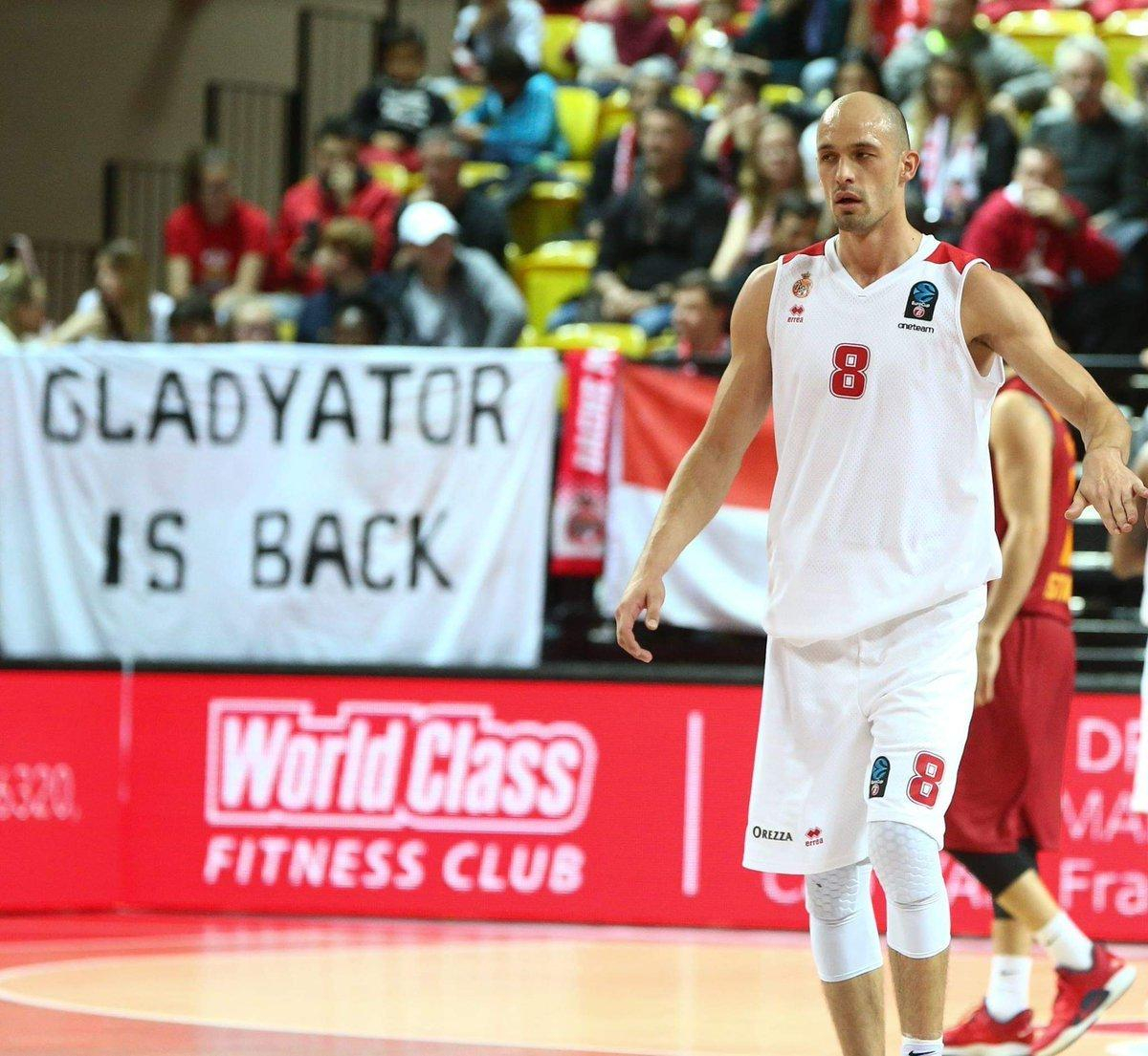 Эффектный пас украинского баскетболиста Гладыря вошел в топ-10 моментов Еврокубка: видео