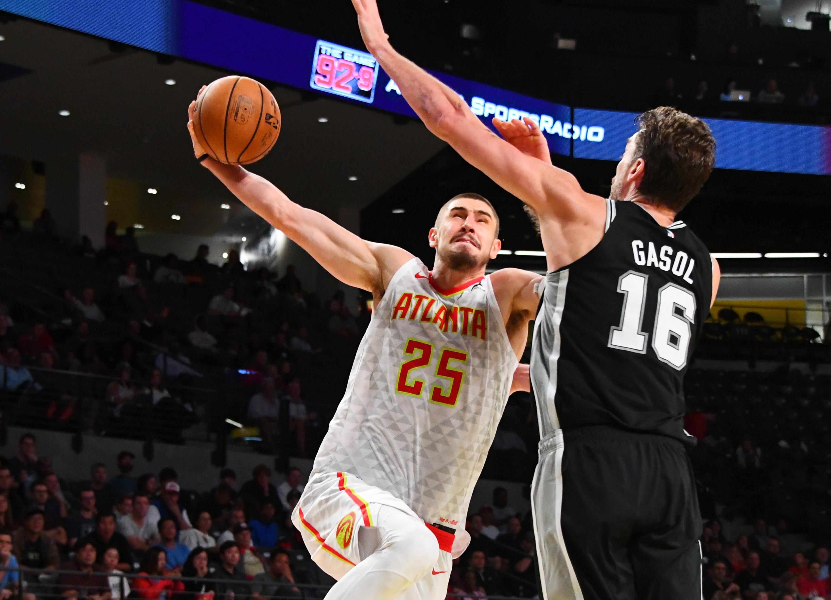 Украинец Лень набрал 6 очков в проигрышном матче "Атланты": видео Украинец Лень набрал 6 очков в проигрышном матче "Атланты": видео