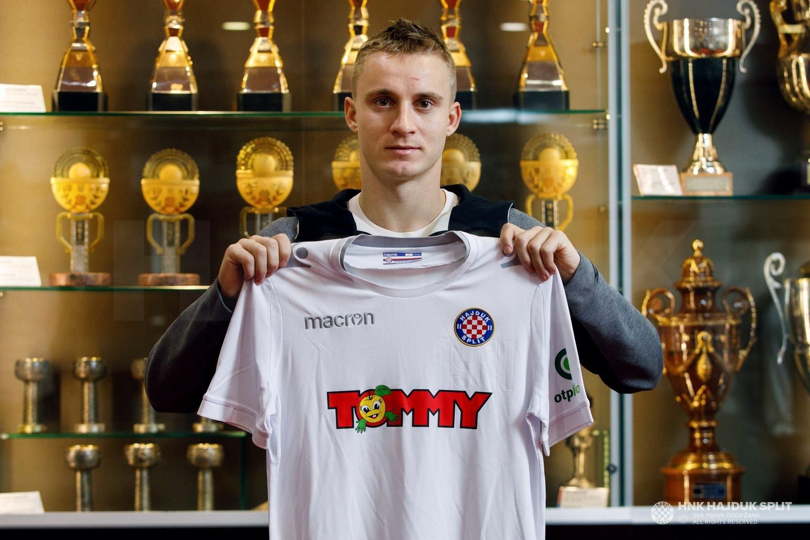 Захисник збірної України перейшов до одного з найкращих клубів Хорватії Захисник збірної України перейшов до одного з найкращих клубів Хорватії