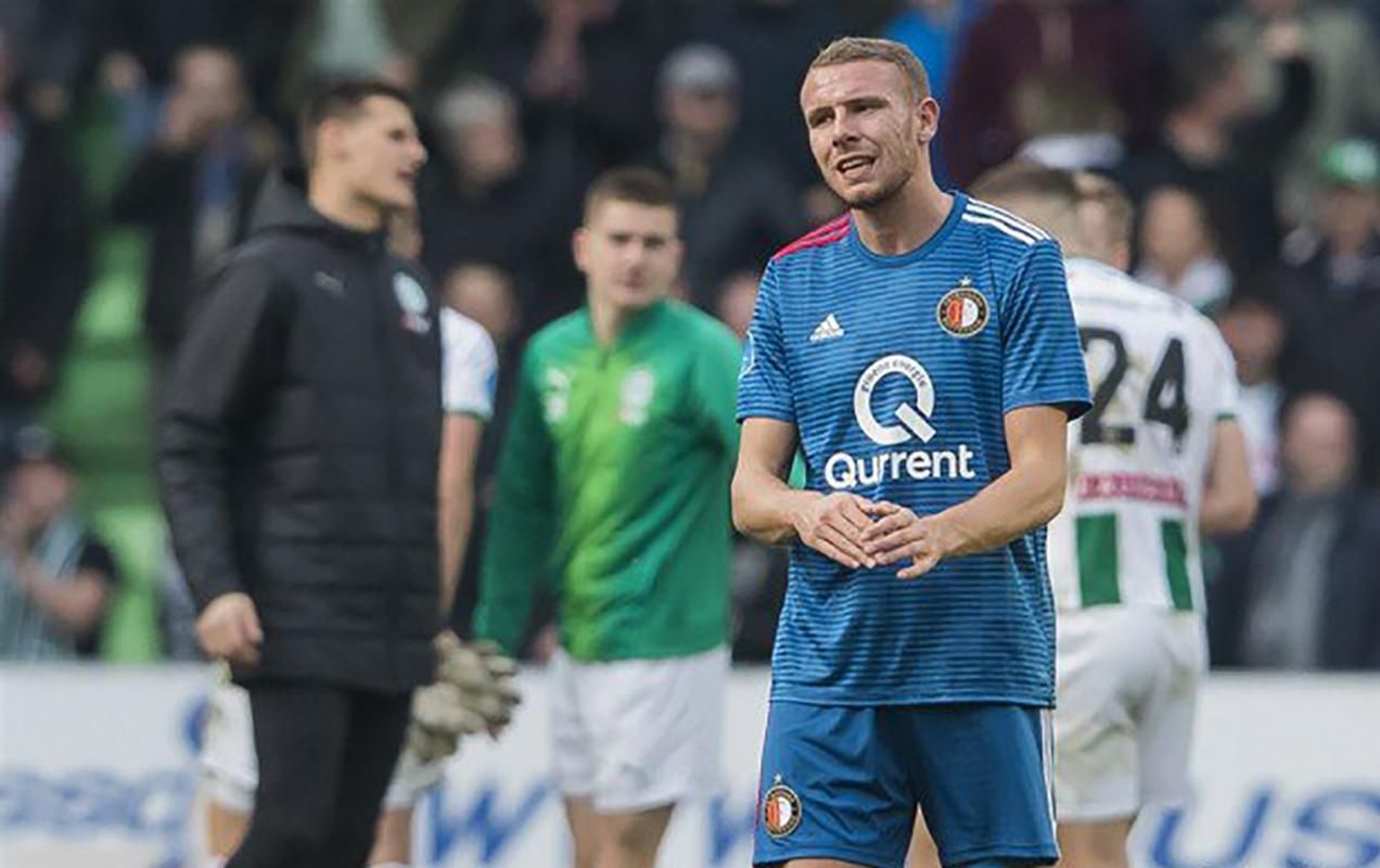 Ворог для своєї команди – захисник "Фейєноорда" встановив унікальне антидосягнення: відео Ворог для своєї команди – захисник "Фейєноорда" встановив унікальне антидосягнення: відео