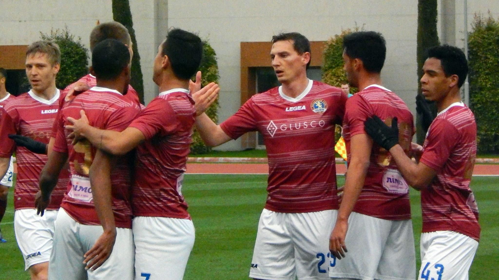 ФК "Львов" подписал трех бразильцев, один из них выступал за "Карпаты" ФК "Львов" подписал трех бразильцев, один из них выступал за "Карпаты"