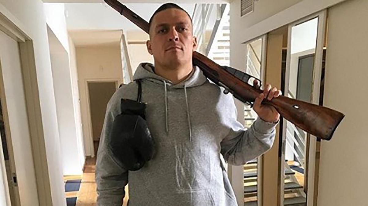 Соцсети возмутились поздравлением Усика с 23 февраля Соцсети возмутились поздравлением Усика с 23 февраля