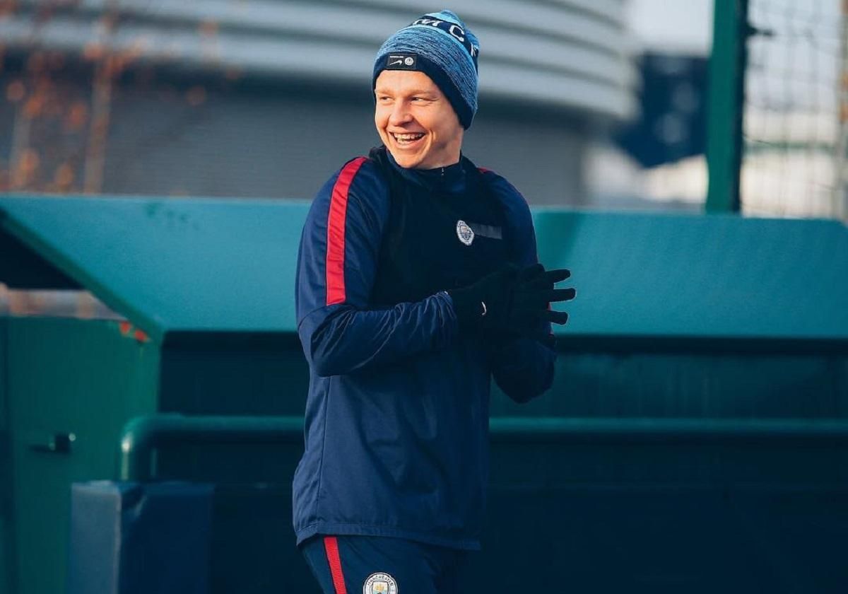 Зинченко забавно наказал одноклубника на тренировке "МанСити": видео Зинченко забавно наказал одноклубника на тренировке "МанСити": видео