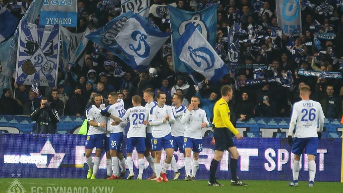 Розгроми "Карпат" та "Динамо", впевнена перемога "Шахтаря": підсумки 19-го туру УПЛ Розгроми "Карпат" та "Динамо", впевнена перемога "Шахтаря": підсумки 19-го туру УПЛ