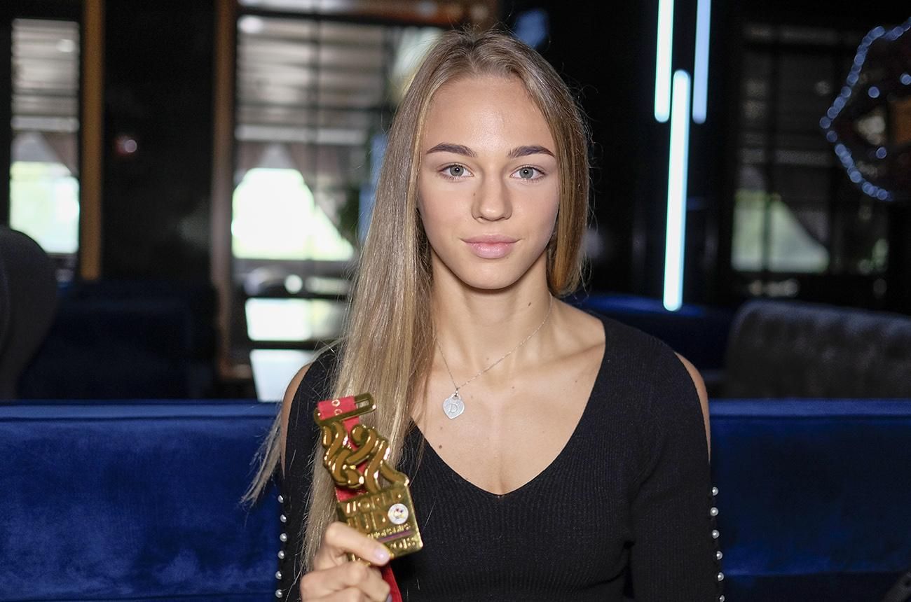 Вболівальник виліпив із пластиліну скульптуру української чемпіонки Білодід: вражаюче відео Вболівальник виліпив із пластиліну скульптуру української чемпіонки Білодід: вражаюче відео