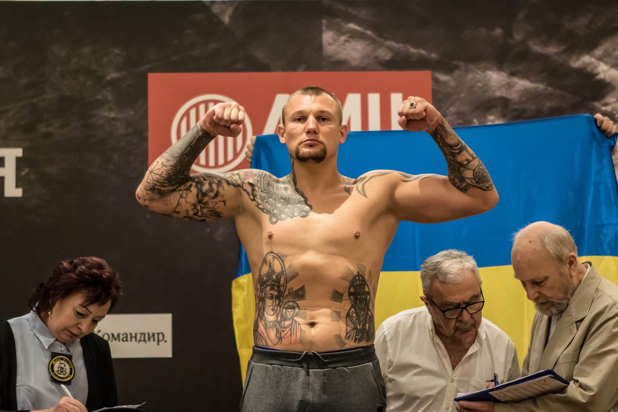 Звездный украинский боксер проиграл бой за титул чемпиона Европы: видео