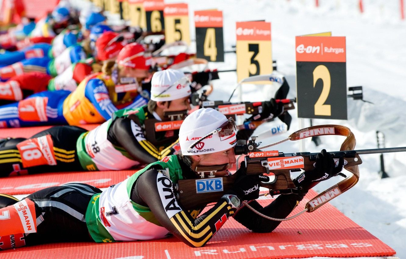 В Швеции биатлонистка едва не застрелила судью В Швеции биатлонистка едва не застрелила судью