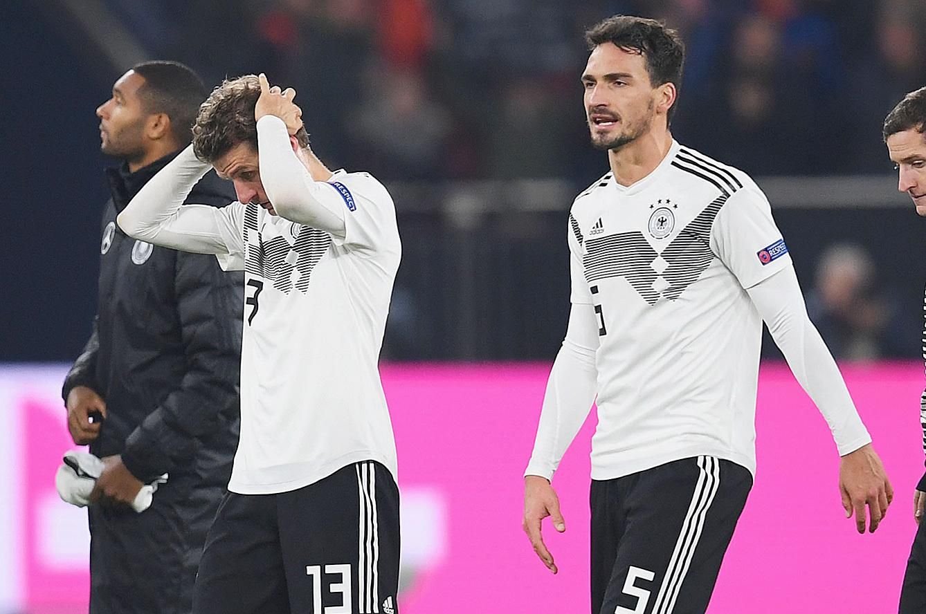 У збірній Німеччини розгорівся новий скандал через гравців "Баварії" У збірній Німеччини розгорівся новий скандал через гравців "Баварії"