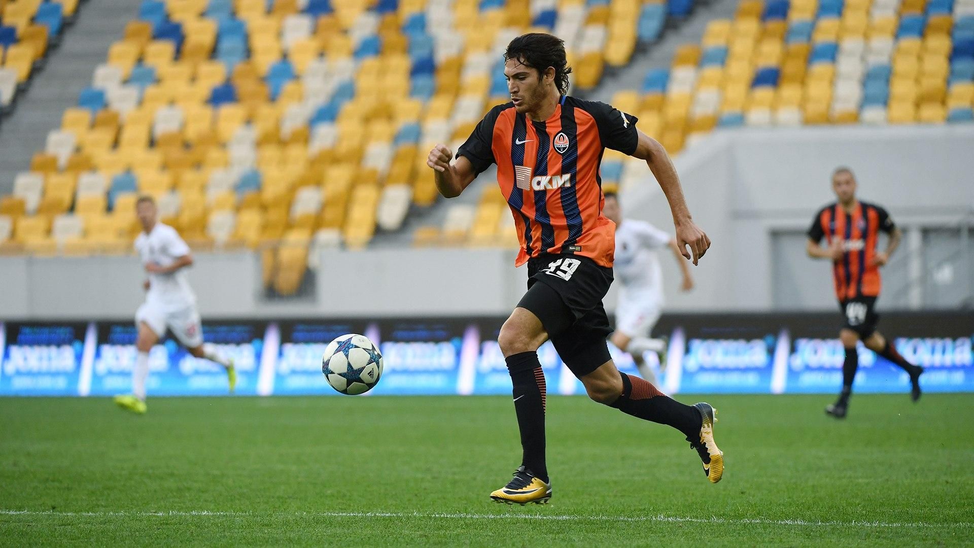 Легионер "Шахтера" полтора года ждет паспорт Украины Легионер "Шахтера" полтора года ждет паспорт Украины