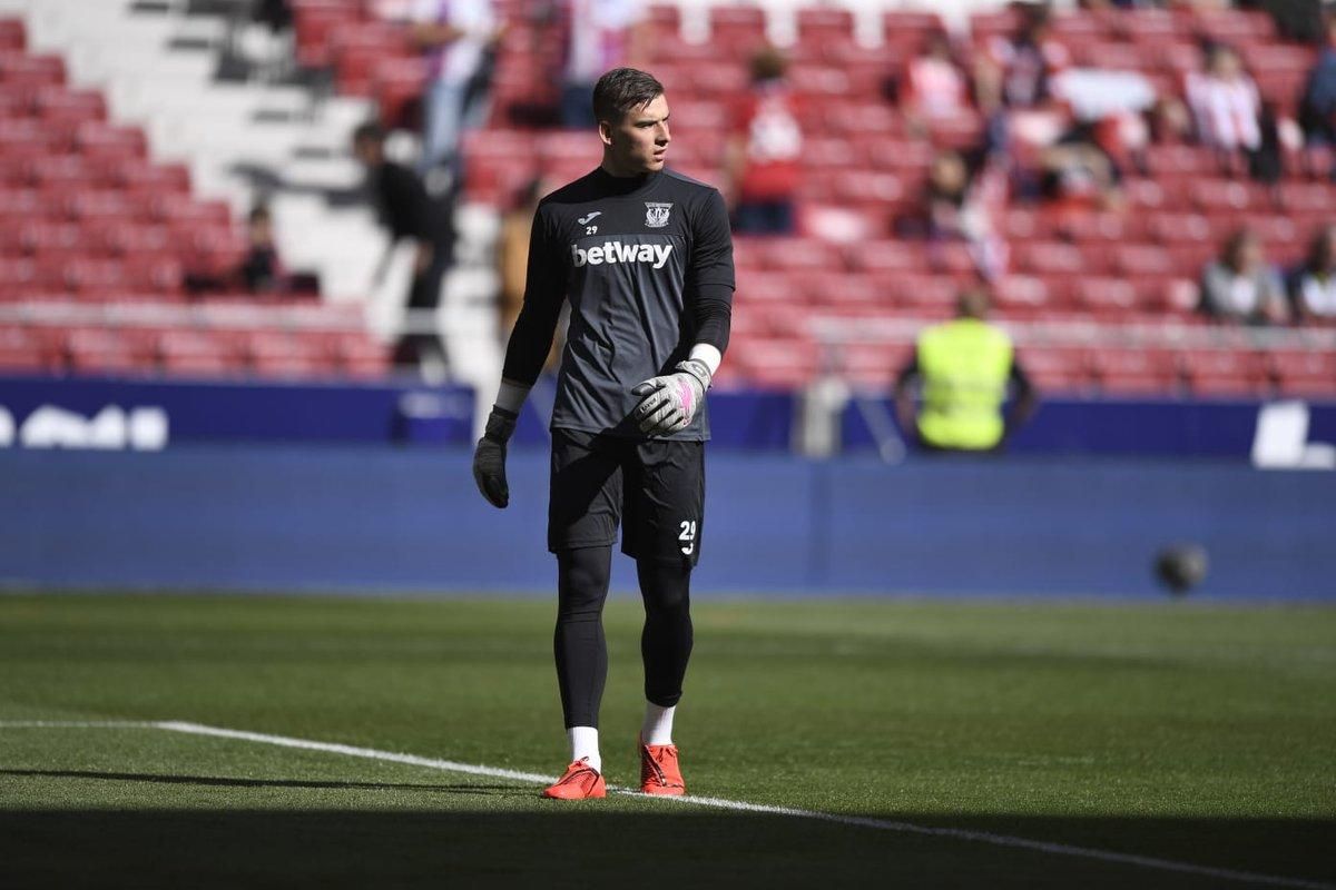 Вратаря сборной Украины признали одним из лучших игроков в Испании: фото Вратаря сборной Украины признали одним из лучших игроков в Испании: фото