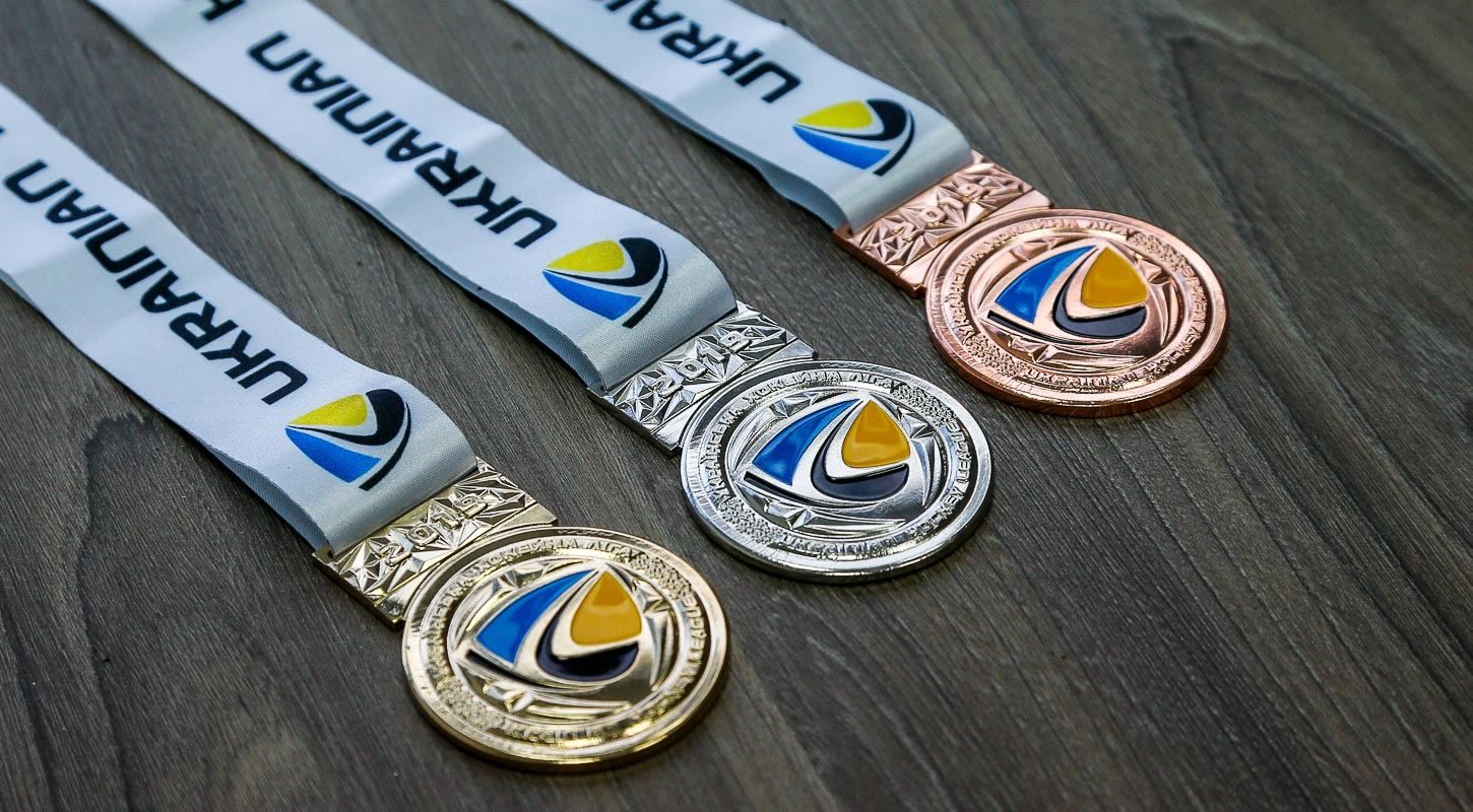Представлені медалі для призерів чемпіонату УХЛ: фото Представлені медалі для призерів чемпіонату УХЛ: фото