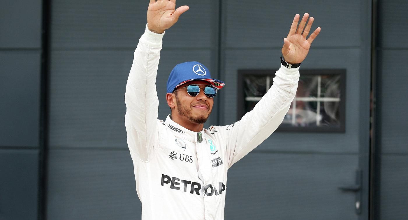 Возвращение Формулы-1: Хэмилтон лучший в двух практиках Гран-при Австралии Возвращение Формулы-1: Хэмилтон лучший в двух практиках Гран-при Австралии