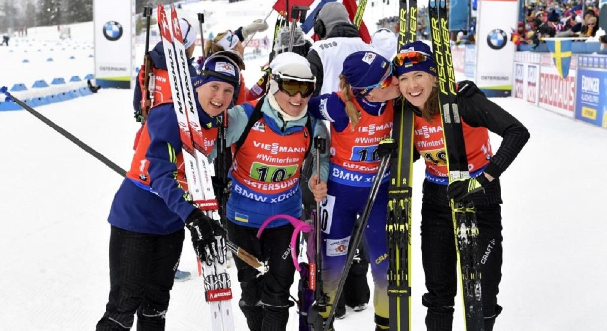 Як українських біатлоністок нагороджували медалями чемпіонату світу: яскраве відео Як українських біатлоністок нагороджували медалями чемпіонату світу: яскраве відео