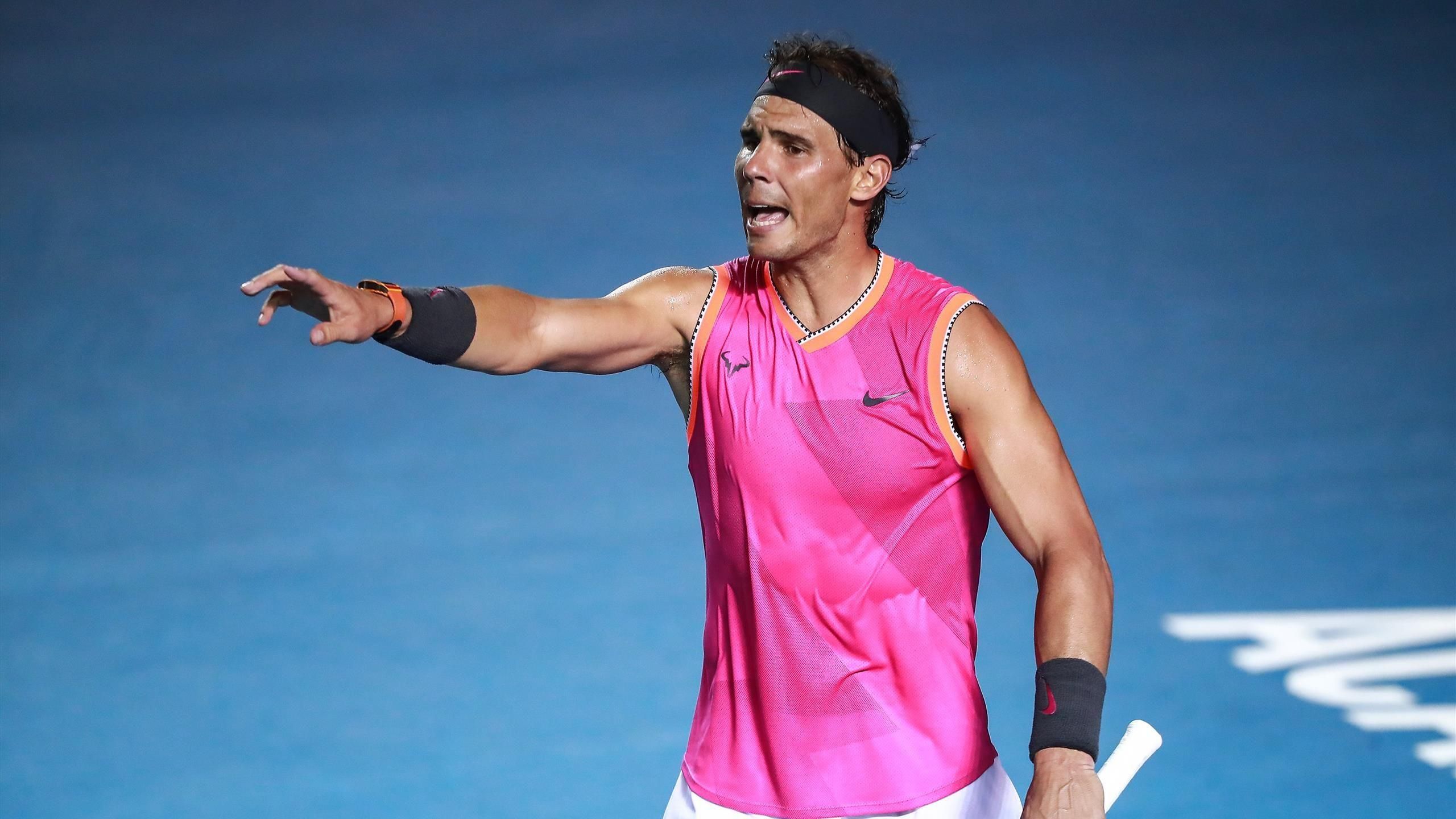 Надаль впервые в истории снялся с матча против Федерера Надаль впервые в истории снялся с матча против Федерера