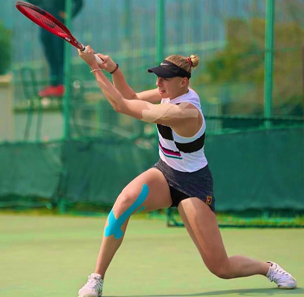 15-річна українка Лопатецька здобула драматичну перемогу у турнірі з тенісу в Японії