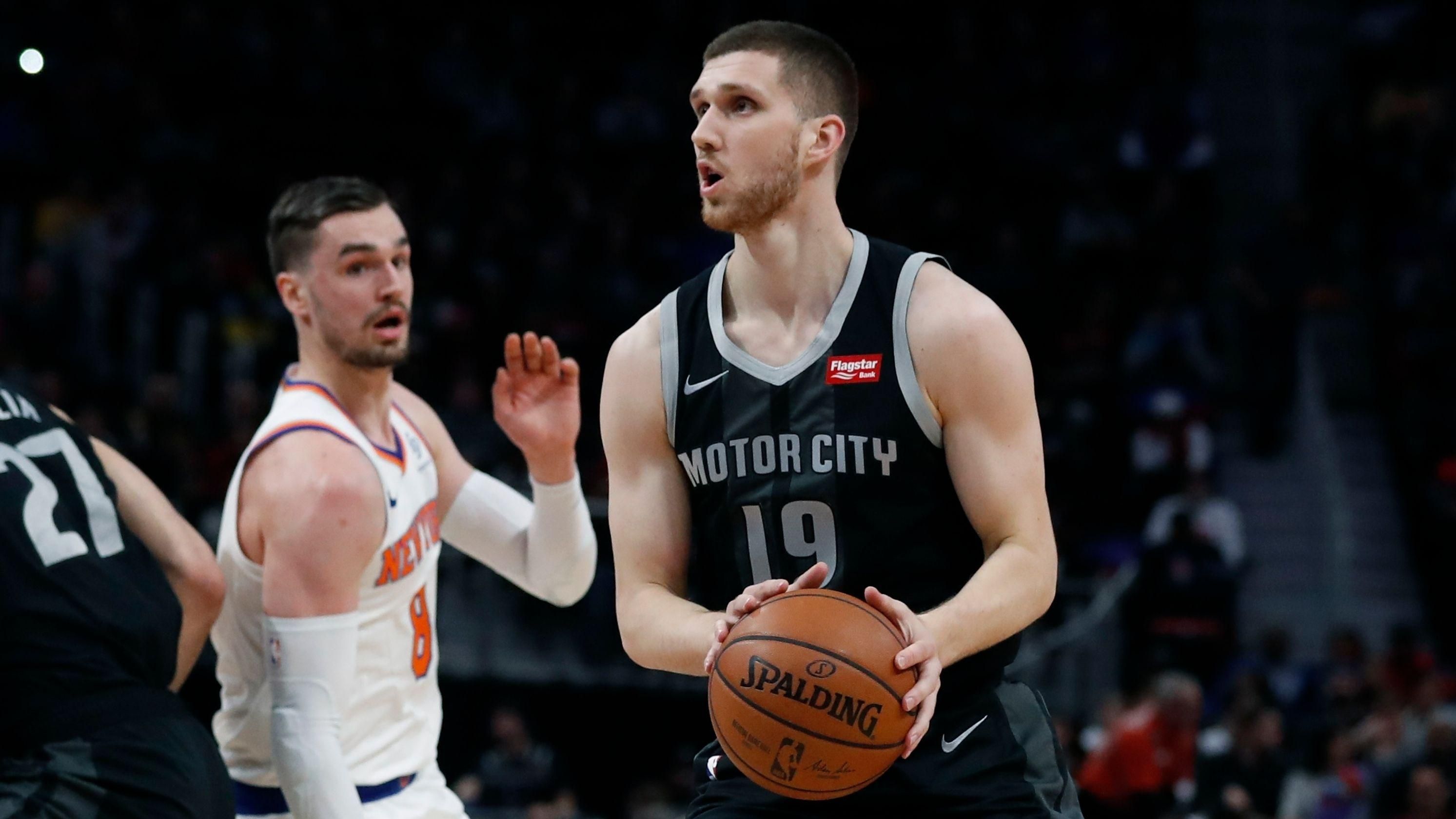 Українець Михайлюк пропустив черговий матч "Детройту" в НБА: відео Українець Михайлюк пропустив черговий матч "Детройту" в НБА: відео