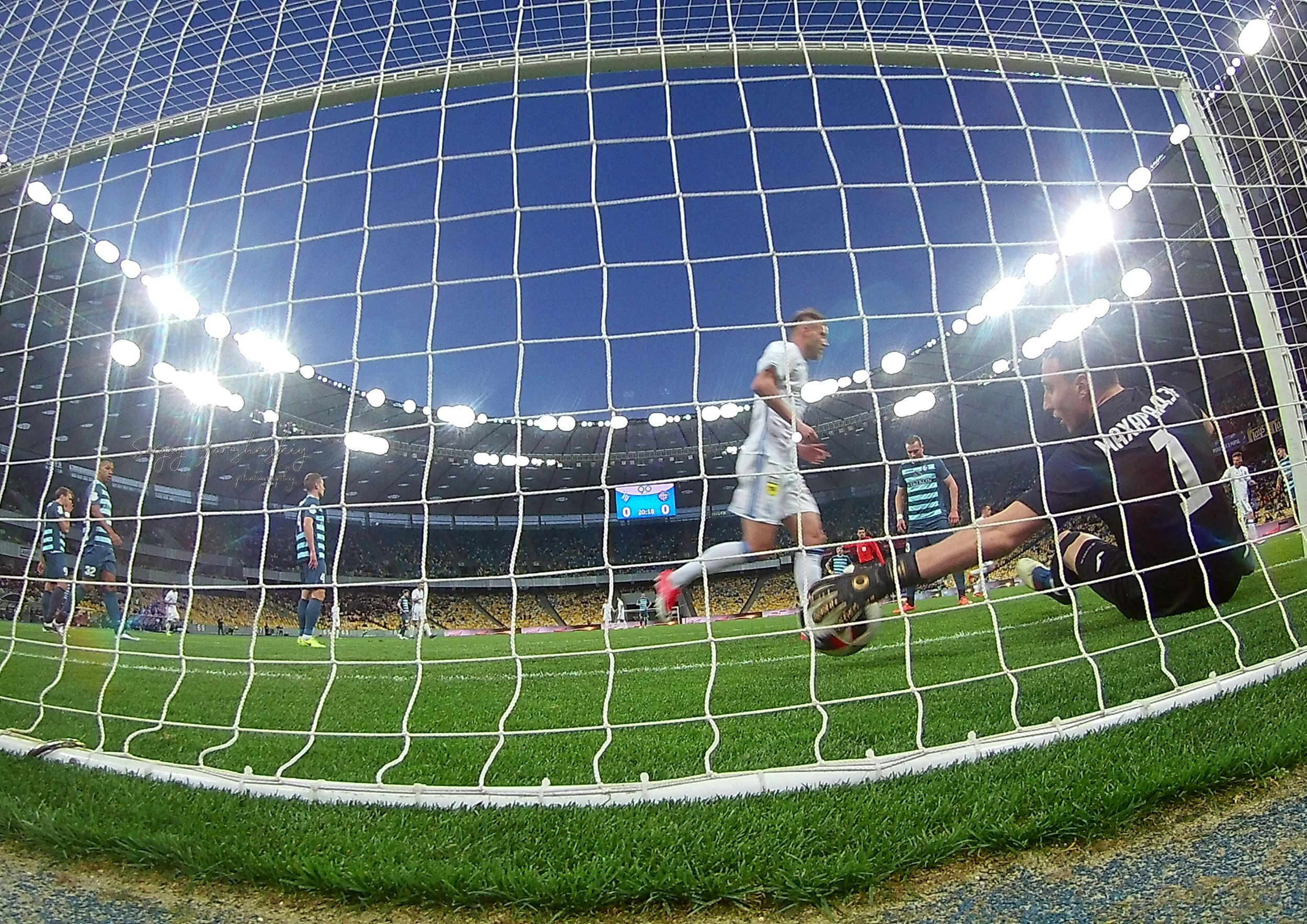 Клуби УПЛ завищують відвідуваність матчів на 30-40 відсотків Клуби УПЛ завищують відвідуваність матчів на 30-40 відсотків