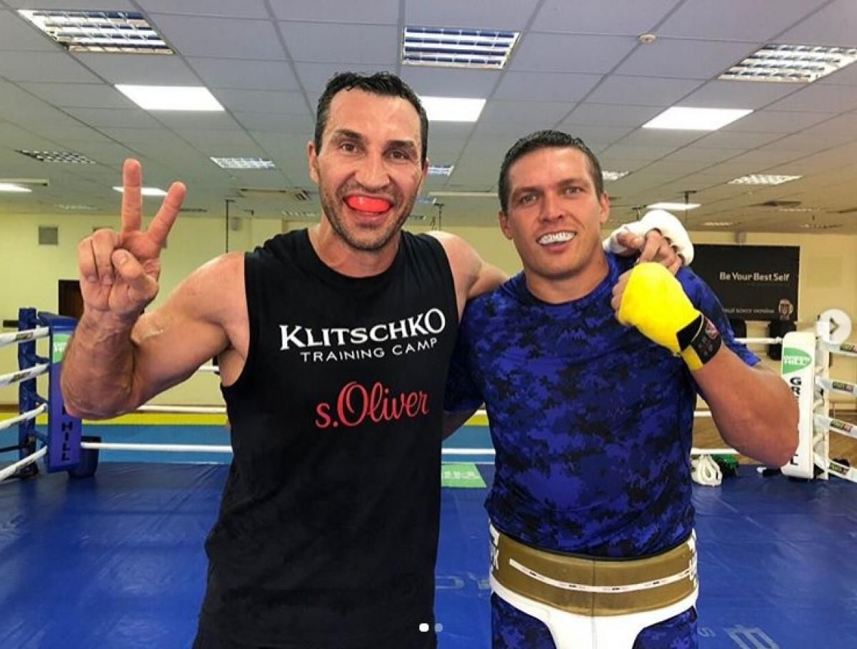 Дякую за цей досвід, чемпіон: Кличко і Усик провели спільне тренування (фото) Дякую за цей досвід, чемпіон: Кличко і Усик провели спільне тренування (фото)