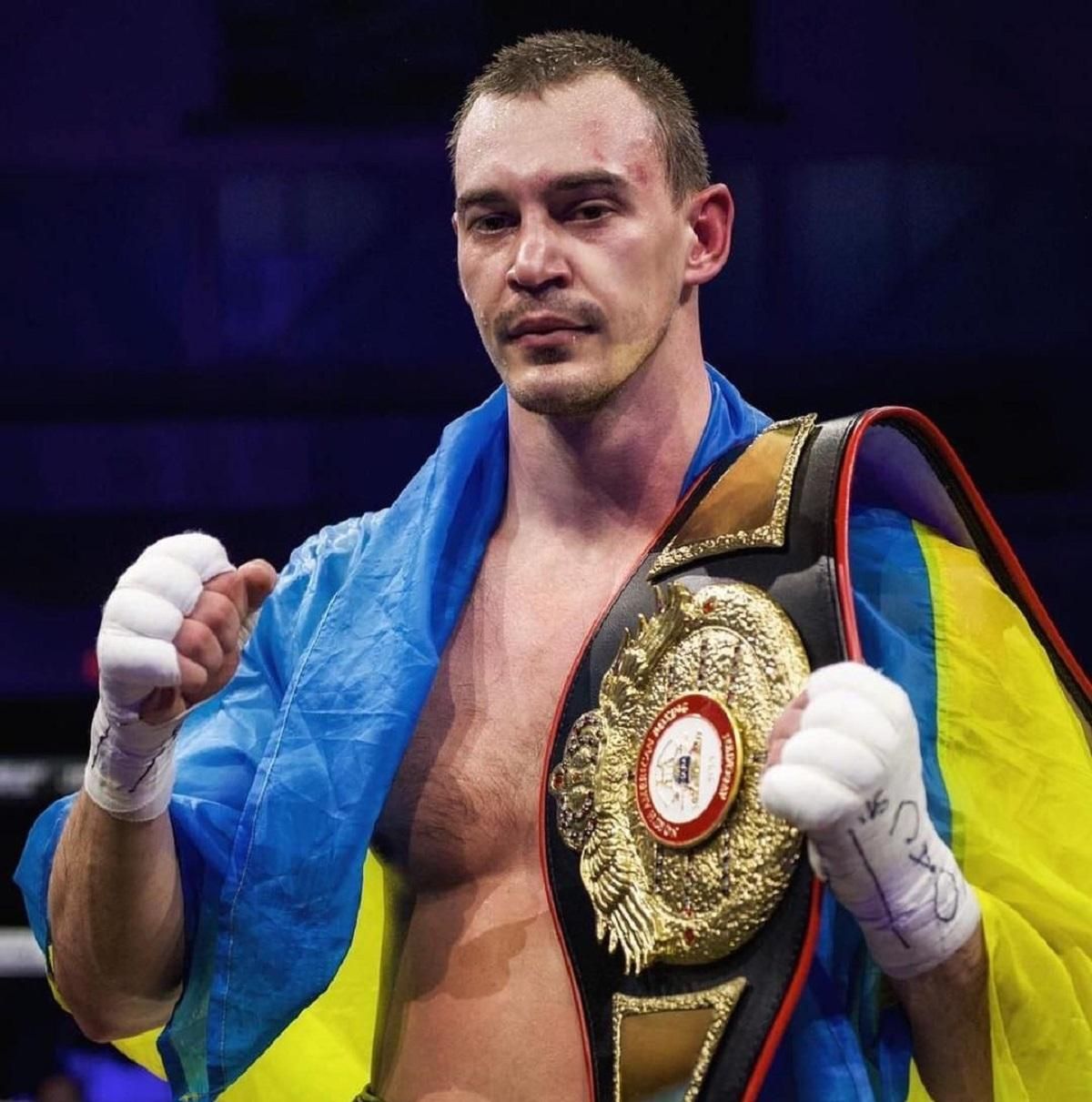 Непобедимый украинский боксер уверенно завоевал первый титул в карьере: фото