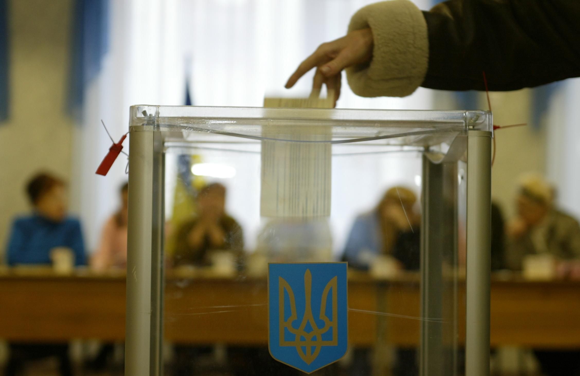 Как украинские спортсмены голосовали на выборах президента: фото