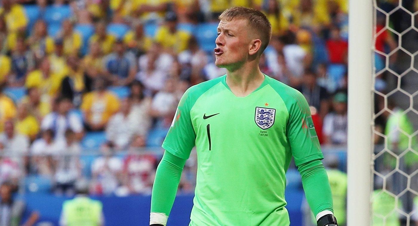 Воротар збірної Англії потрапив у епіцентр п'яної бійки в барі: відео Воротар збірної Англії потрапив у епіцентр п'яної бійки в барі: відео