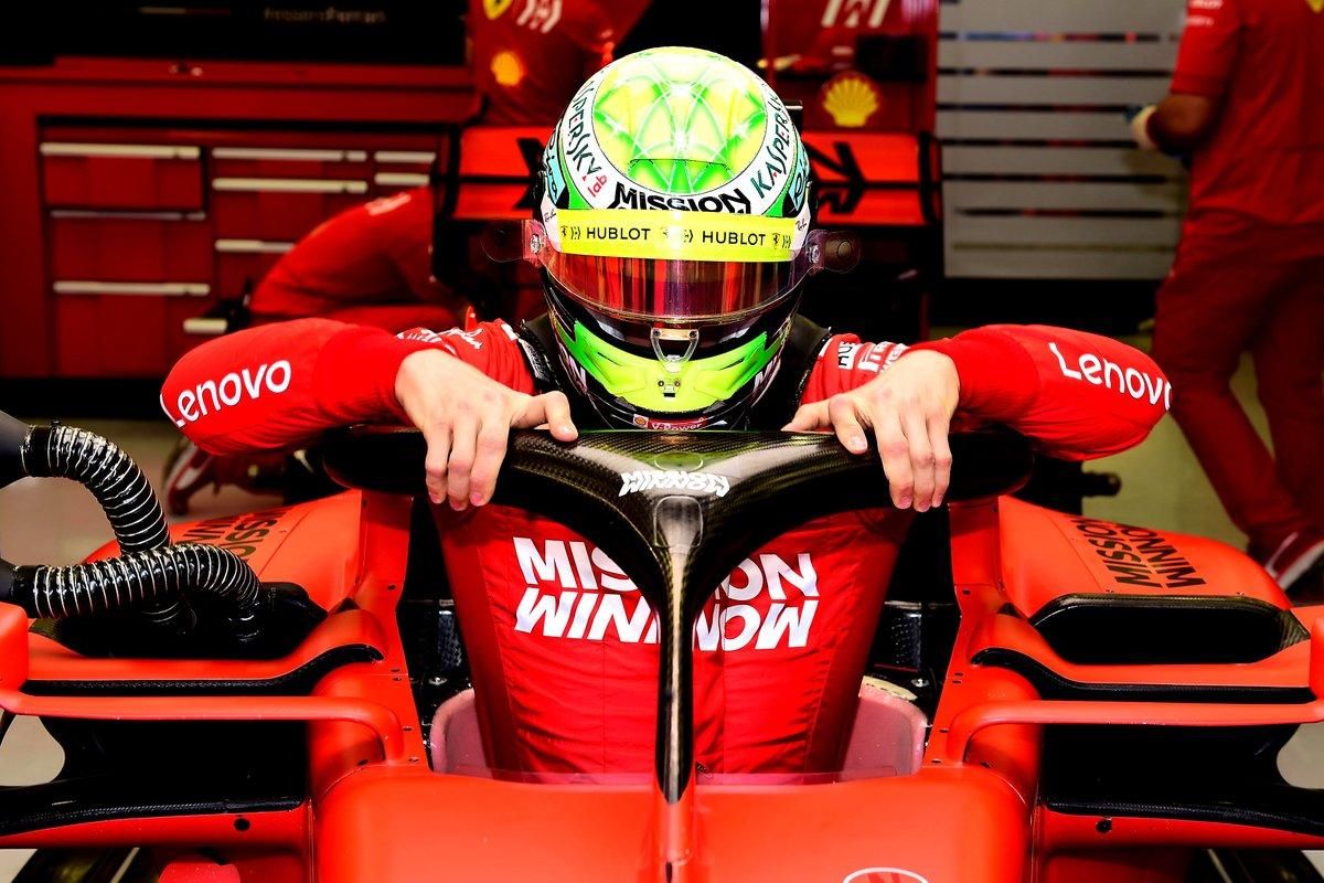 Шумахер знову у Ferrari: відео