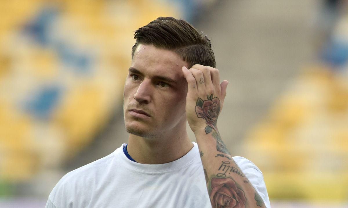 Футболист "Динамо" дважды до полусмерти напугал свою девушку: видео Футболист "Динамо" дважды до полусмерти напугал свою девушку: видео